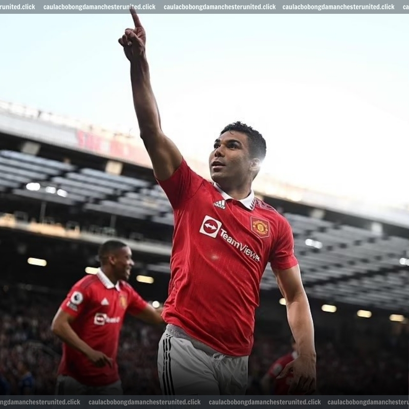 Casemiro tỏa sáng đúng thời điểm ở hai trận áp chót mùa giải giúp Man Utd giành vé dự Cúp C1