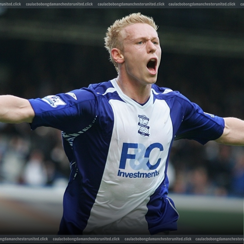 Mikael Forssell là cầu thủ đầu tiên lập được cú hat-trick hoàn hảo tại Ngoại hạng Anh